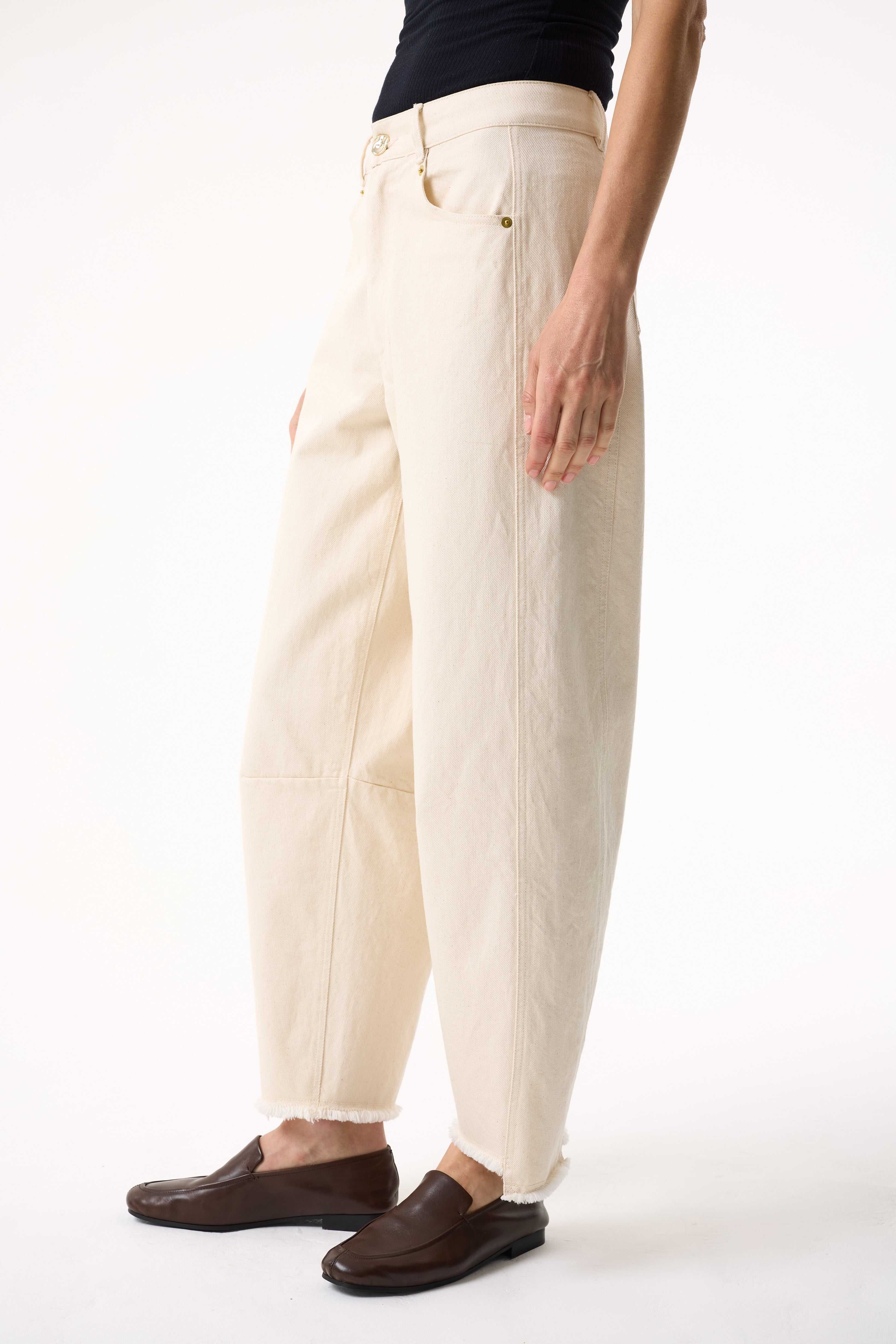 BLAKE ECRU BARREL JEANS